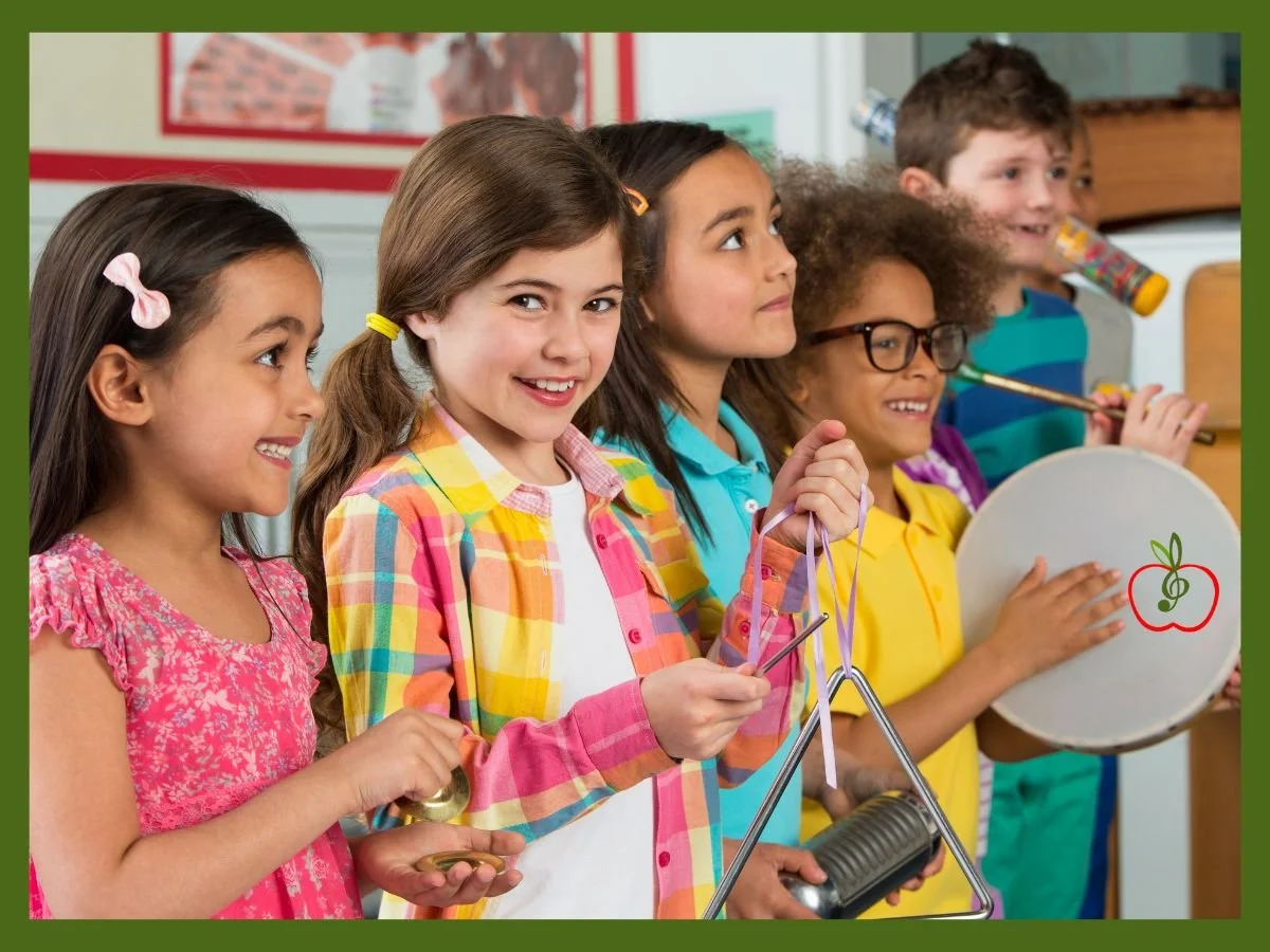 Chldren playing instruments