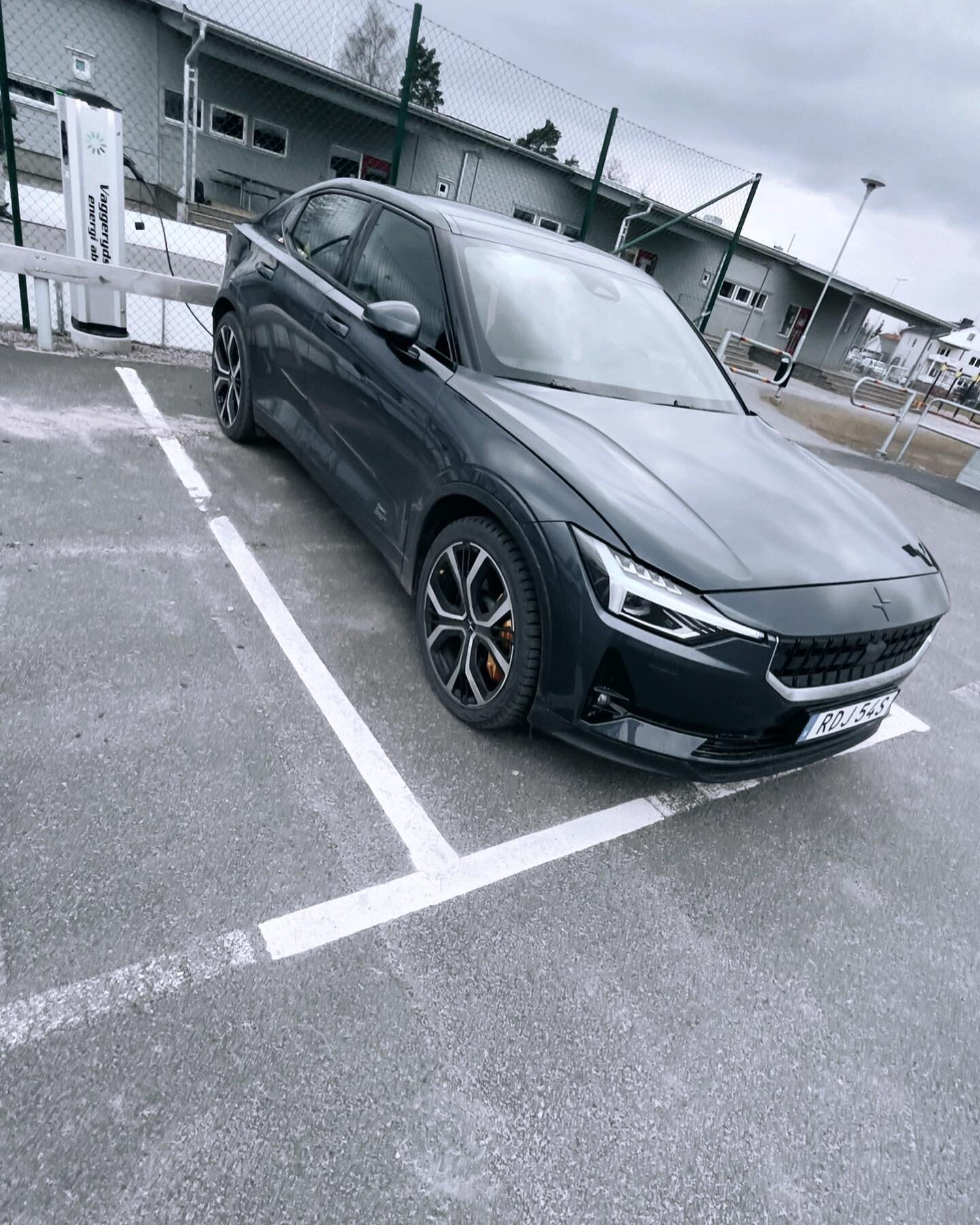 Uppdrag med Polestar 2. N&auml;sta lilla film p&aring; kanalen. 

@polestarcars @digifimedia @petersundfeldt 

#polestar #polestar2 #electriccar #electric #elbil #bil #bilar #volvo #geely