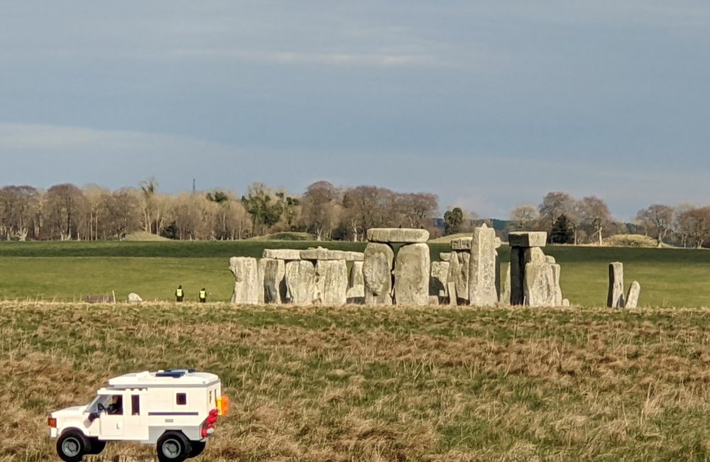 22stonehenge.jpg