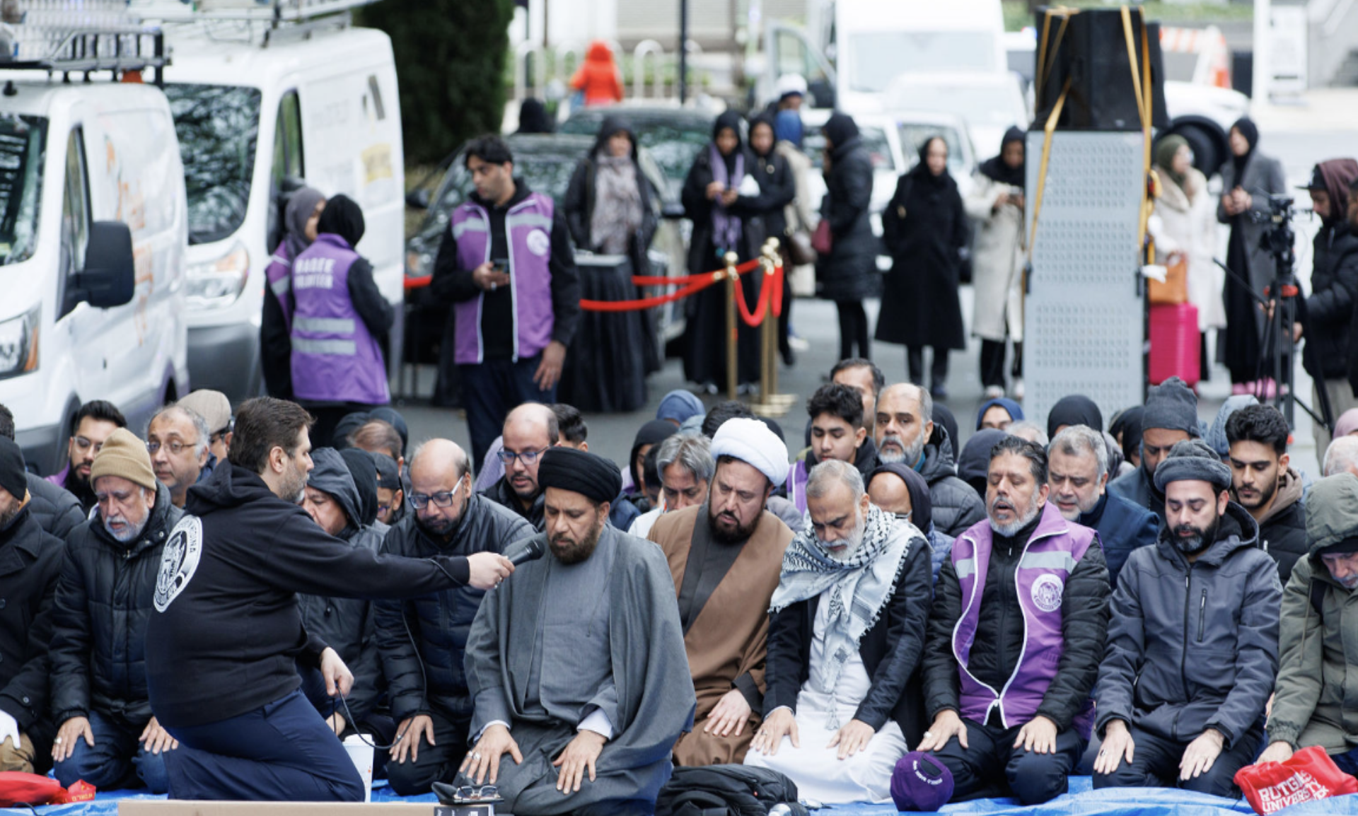 Prayers, led by Moulana Mehboob Mehdi Abidi from Chicago