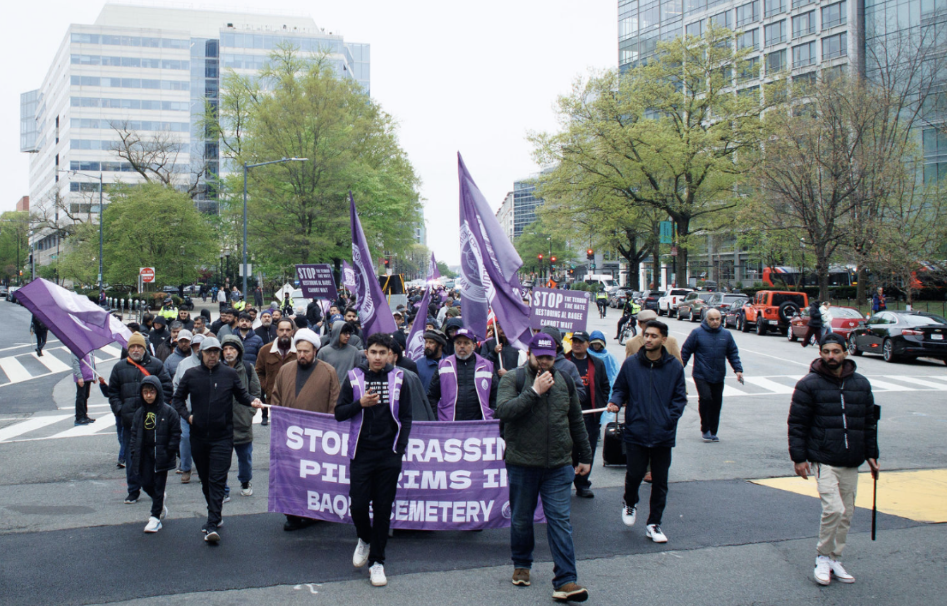The protestors held up banners, Baqee flags, and meaningful placards throughout the day.
Despite the rain and wind, the protestors' resolve never wavered