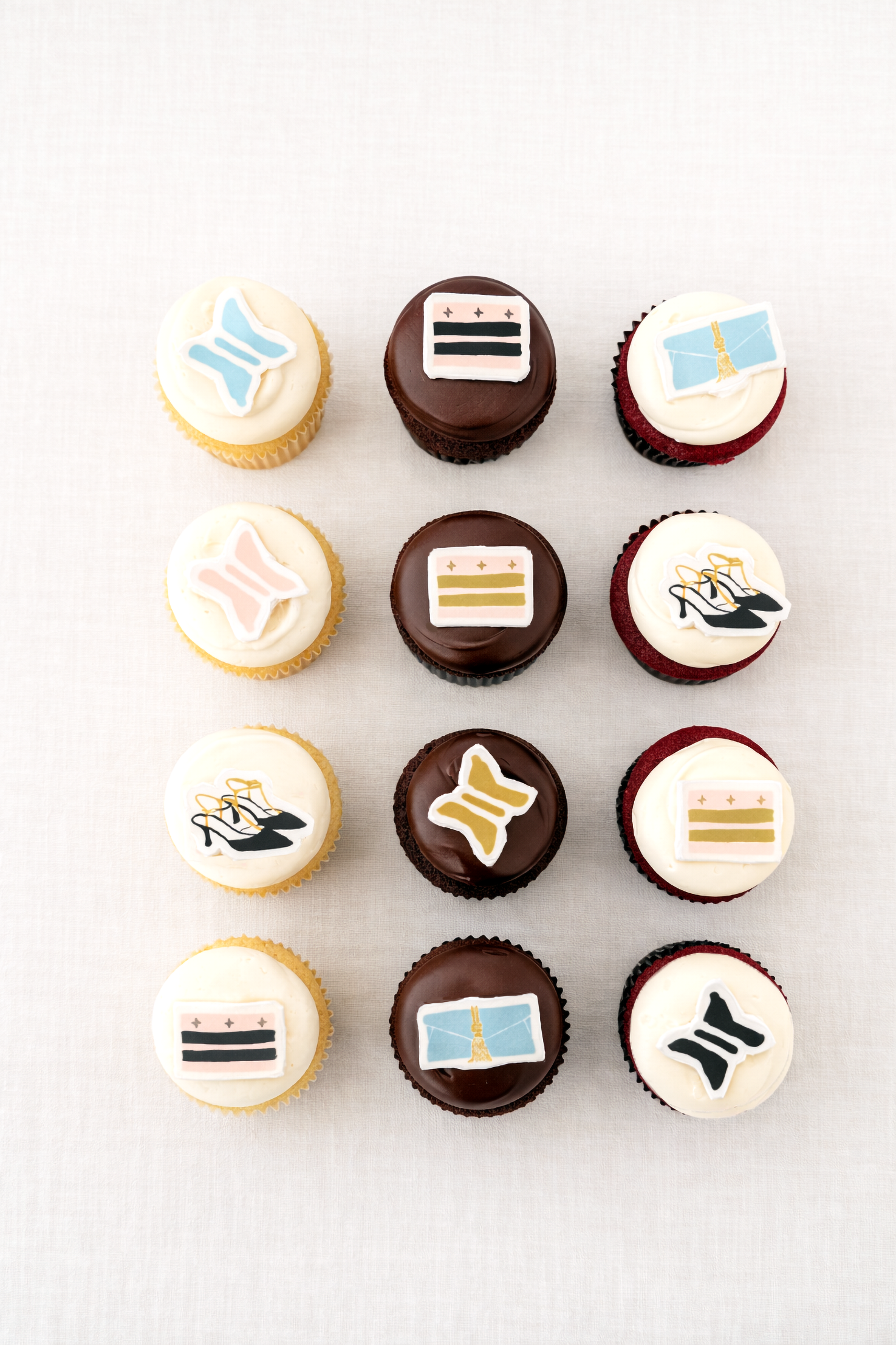Georgetown Cupcake x Tuckernuck Dozen Natural.png