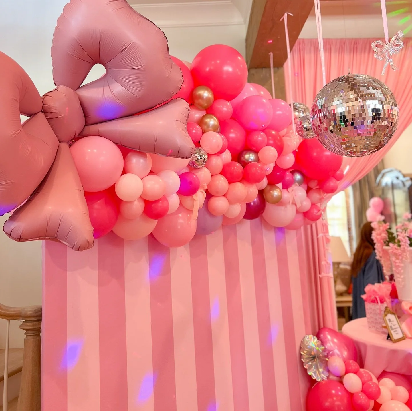 A girly girl&rsquo;s dream! When the party is this good, the balloons are just the icing on the cake 🎀🎂