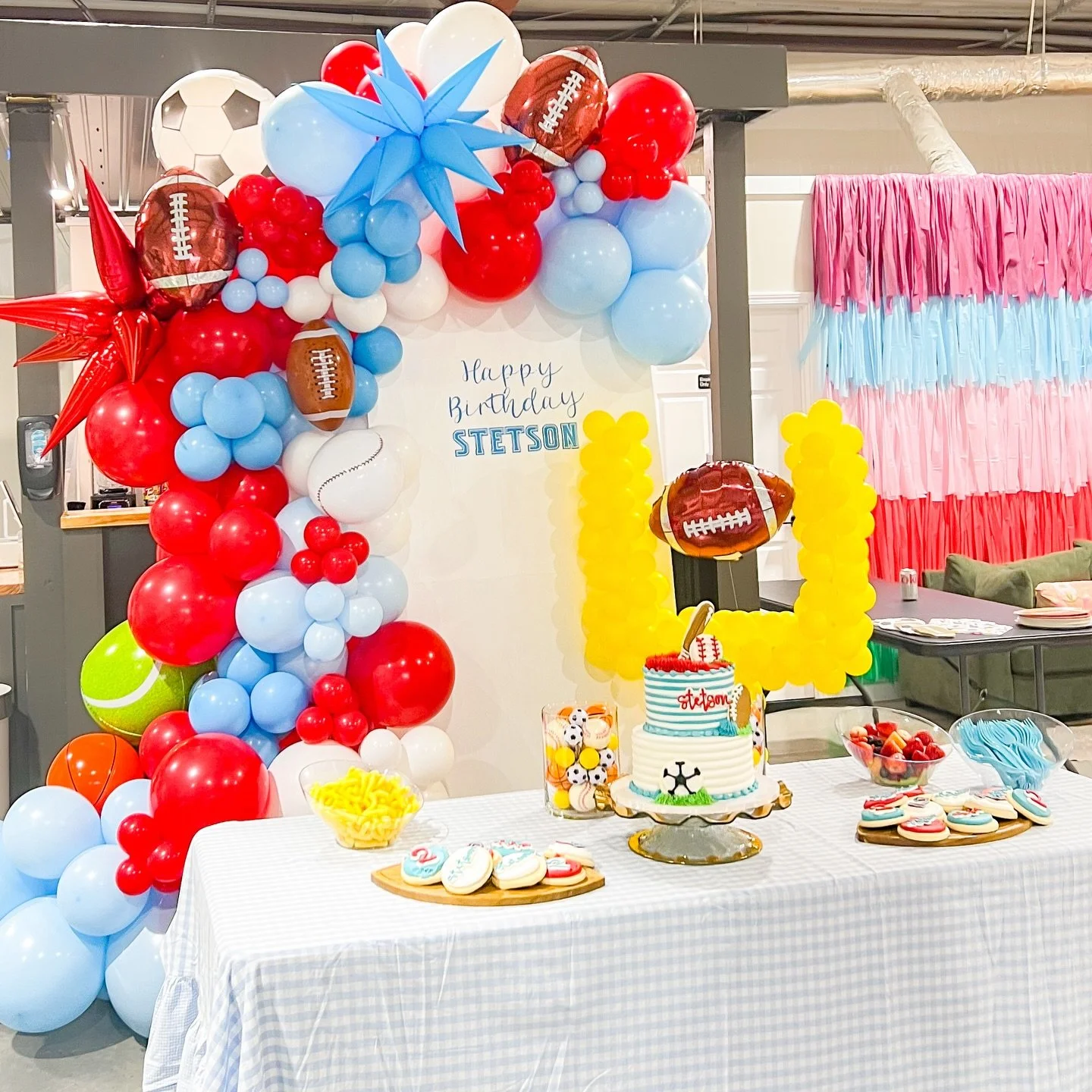 Balloon game strong 💪🏼🏈⚾️🏀