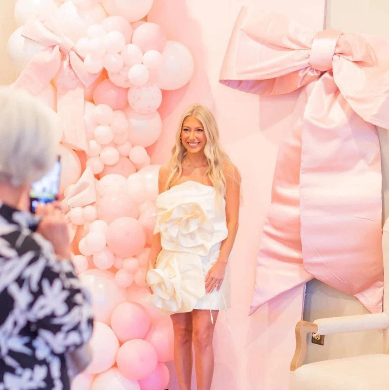 Senior parties are in full swing&hellip;
If you want a statement piece, this is it. 🎀🦋🌸
The Giant Bow, Butterfly, and Flower Box are available for rent.