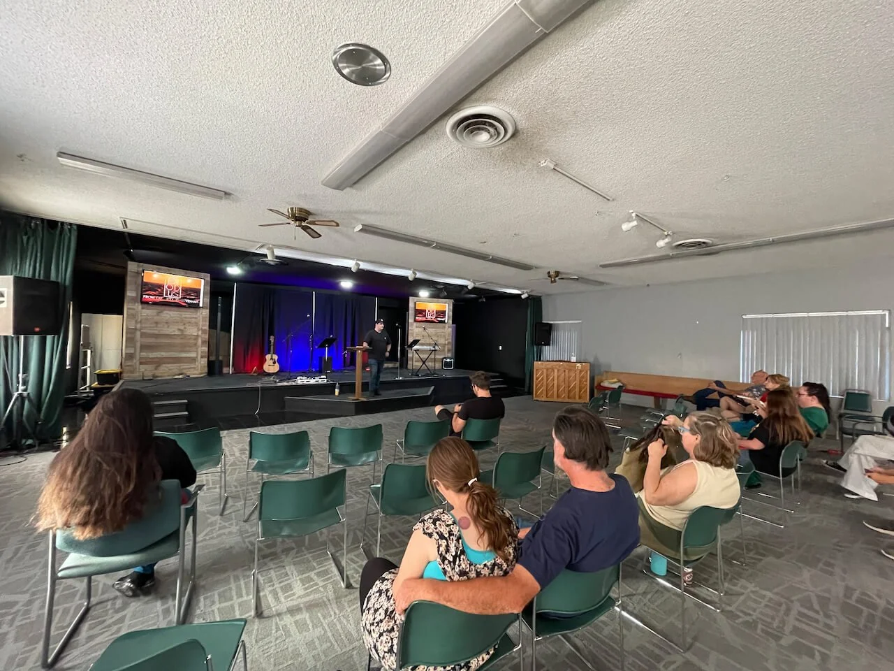 9 The-Table-Naz_Mesa-AZ_Church-Service-pastor-preach.jpeg