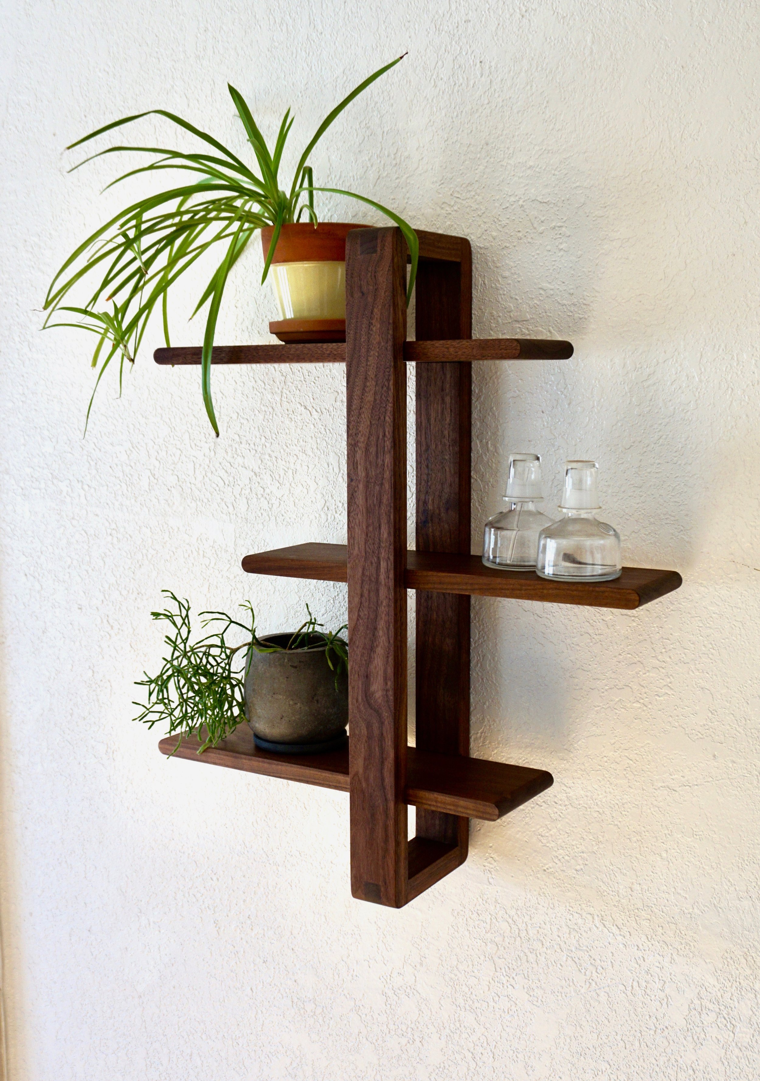 Shift Shelf