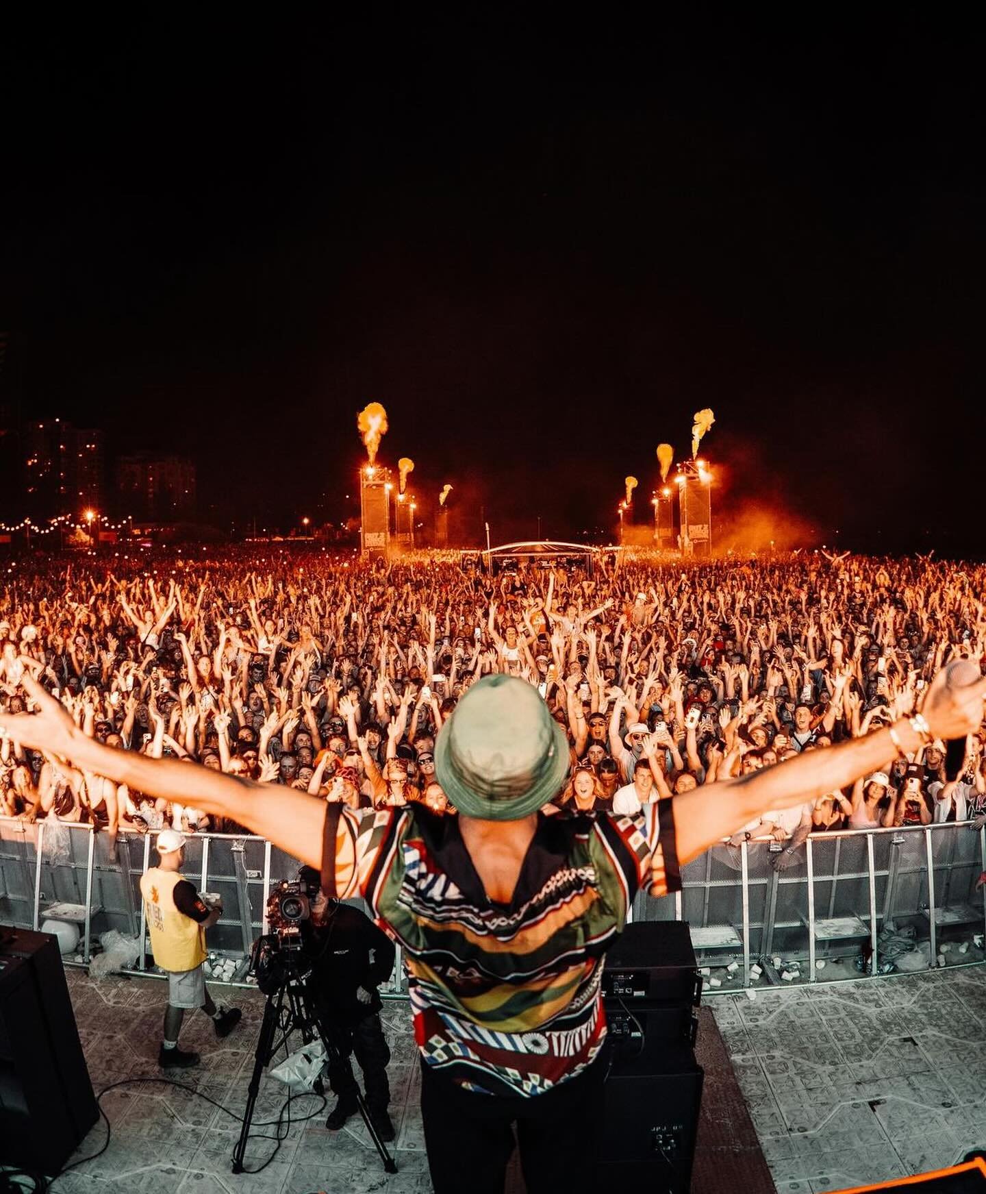 Celebrating the goodness that was the first OUT 2 LUNCH FESTIVAL on Coolangatta Beach with @followthefishtv and 30,000 of his closest mates. Lost Motel were engaged to manage the Artist Relations with the added bonus of our @flightfac friends on the 