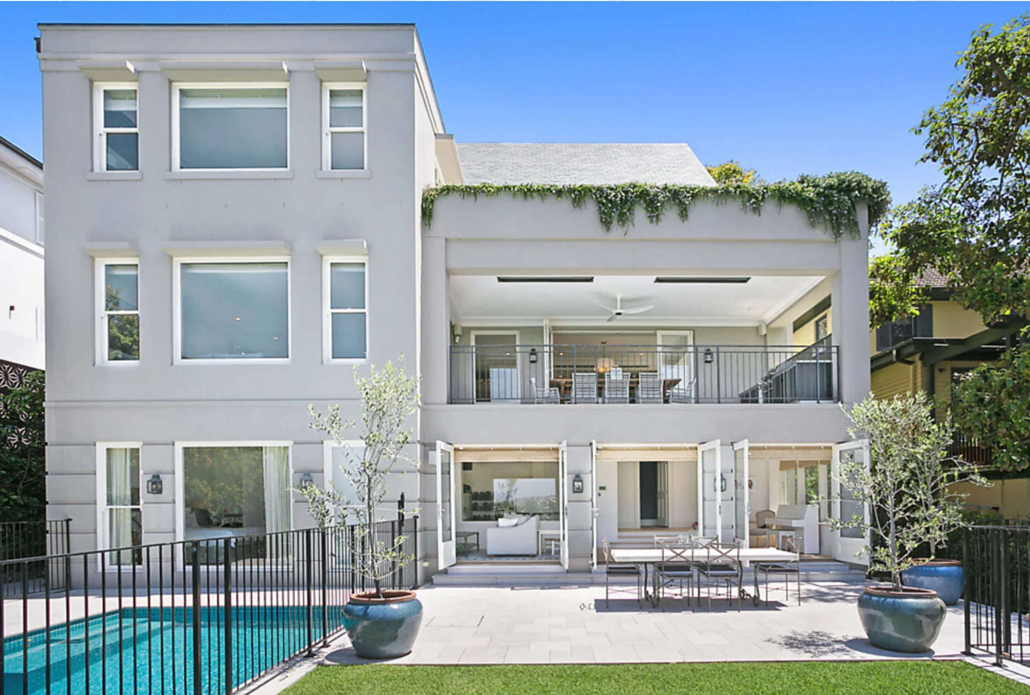 Cranbrook rd - Facade.png