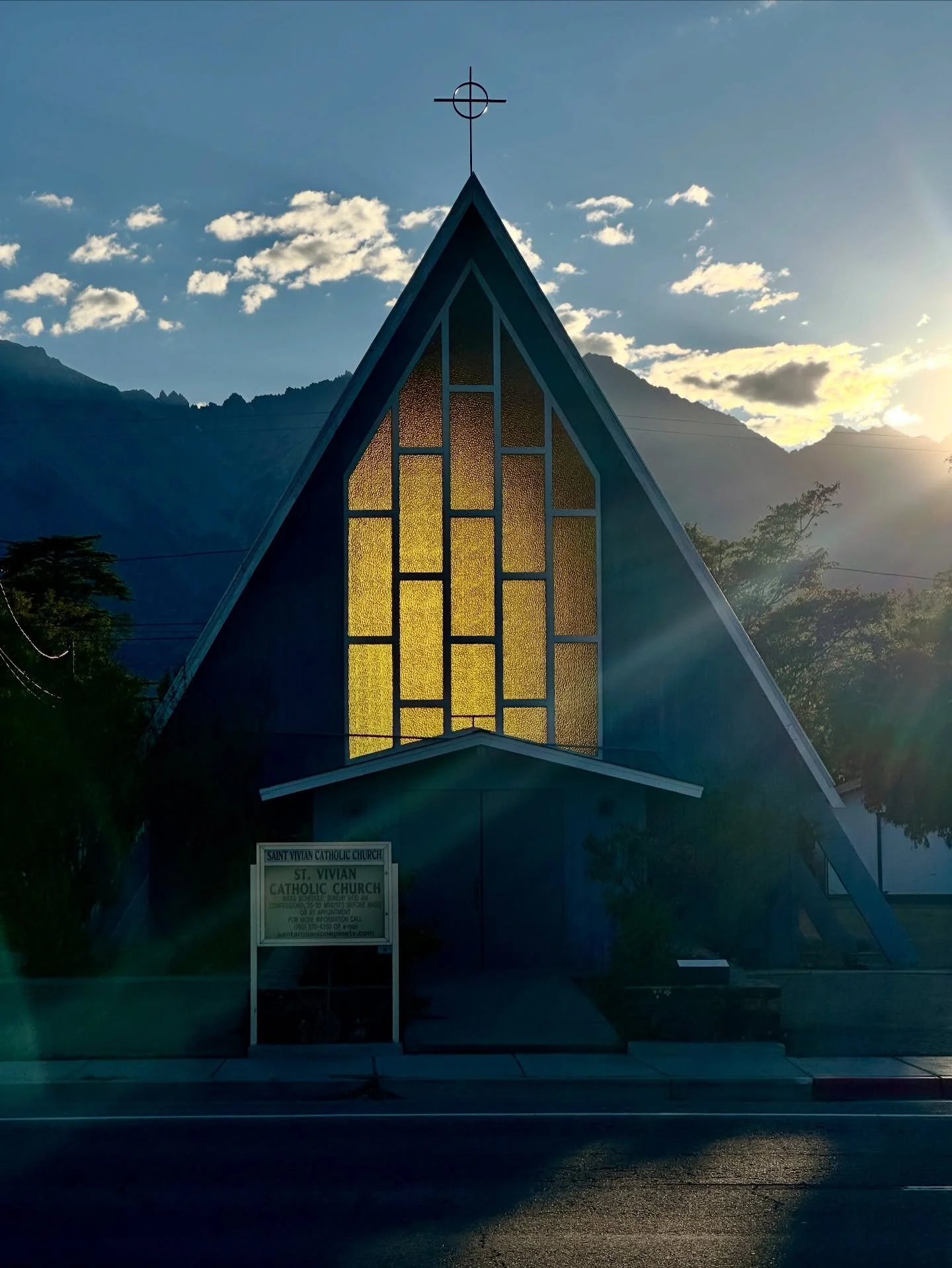 Happy Thanksgiving from Lex Lee Interior Design. I am grateful for A-frames, fun clients, Louis Poulsen, my design partner @homesteez, and short lead times!