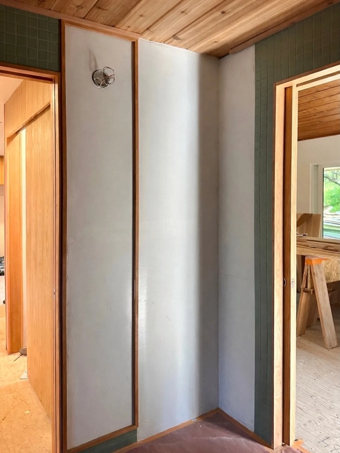 As we prepare for another exciting week ahead, here are some updates at our Creekside project. Notable mentions: custom oak open shelving, a full length mirror, cool material combos, a pitched closet to match a pitched roof, and the coziest cedar dro