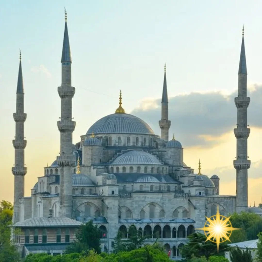 Turkey isn&rsquo;t just a destination&hellip; it&rsquo;s a feeling you carry home! 🇹🇷

One moment you&rsquo;re standing beneath Istanbul&rsquo;s skyline of domes and minarets&hellip; the next, you&rsquo;re drifting through Cappadocia&rsquo;s dreaml