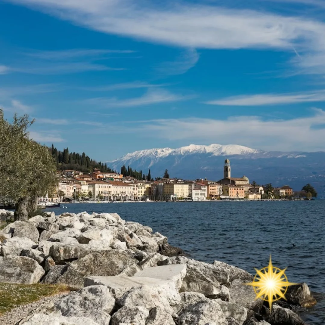 If your idea of Italy includes slow mornings by the water, elegant villas, and views that don&rsquo;t even look real&hellip; this is your sign 🇮🇹✨

From the timeless charm of Stresa on Lake Maggiore to the dreamy villages of Lake Como, Bellagio, Me