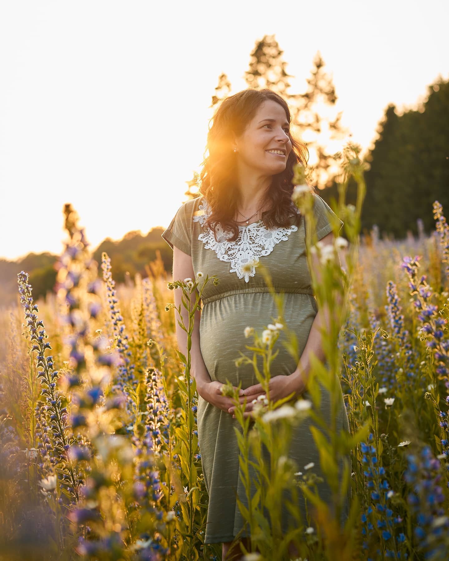 Babybauch 
&bull;
K&uuml;rzlich durfte ich in einer schnellen Session meine Schw&auml;gerin portraitieren. 
Es ist einfach immer wieder sch&ouml;n mitzuerleben, wie eine Familie pl&ouml;tzlich gr&ouml;&szlig;er wird. 
&bull;
Au&szlig;erdem liebe ich 