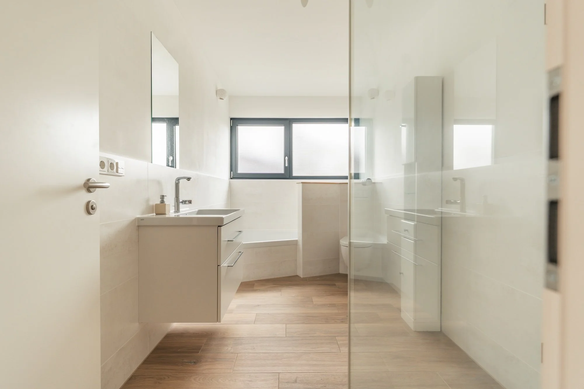 Real-Estate58_Interior_Timo-Dehn-Productions_timodehn.com_photo+video.jpg