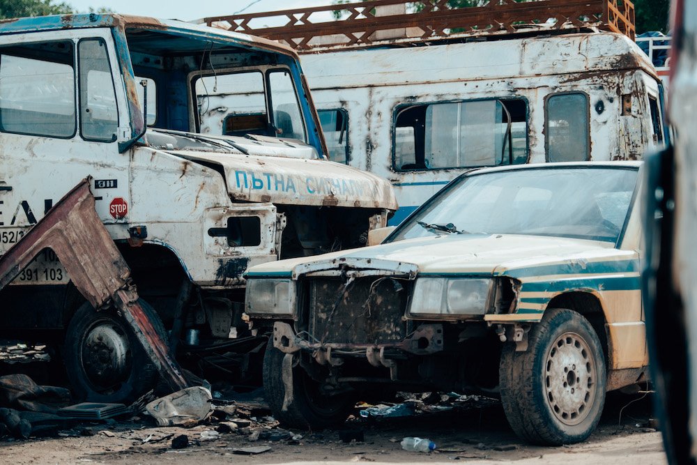Serrekunda-Garage4_The-Gambia_TimoDehnProductions_Photo+Video.jpg