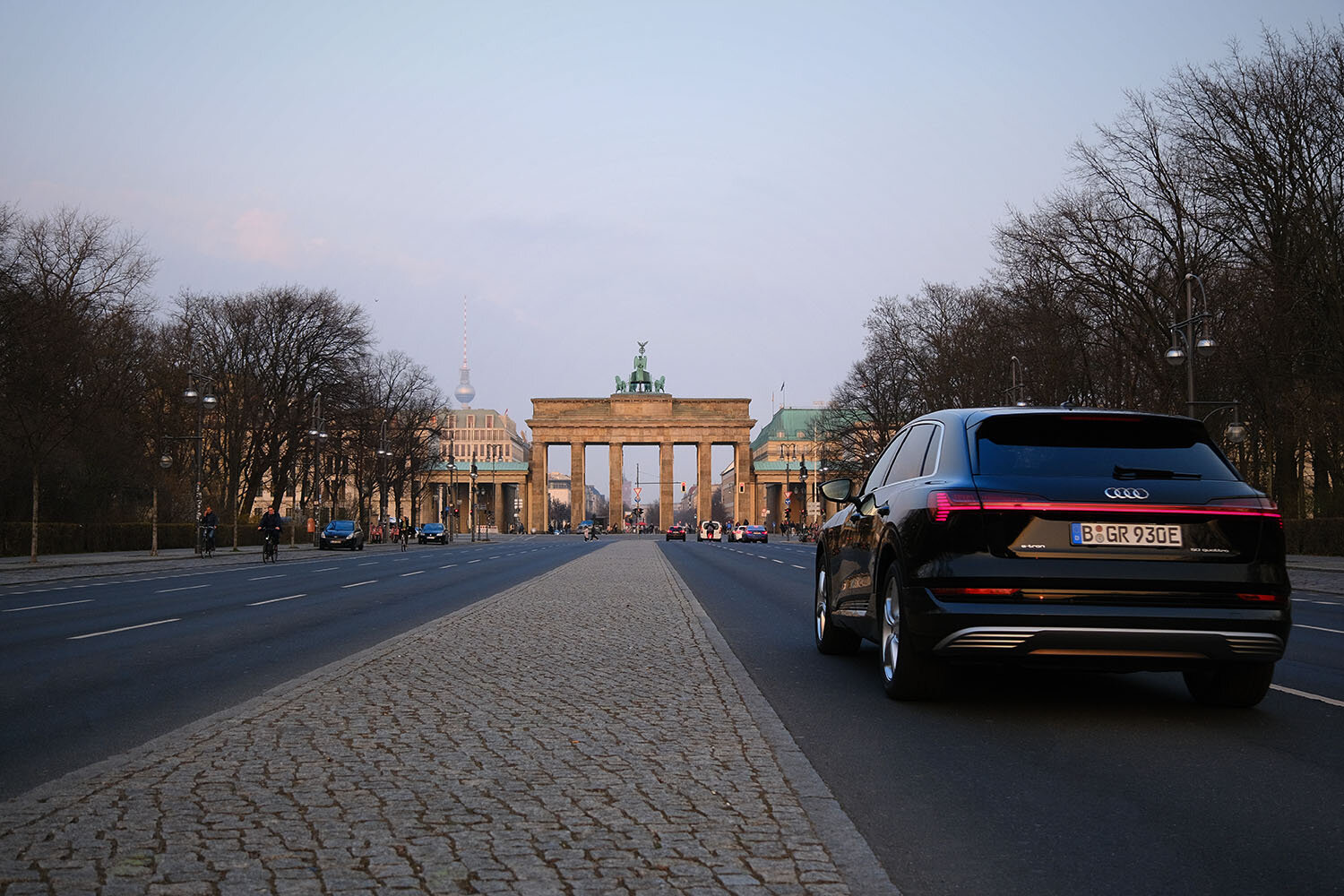 B-MG-Berlin_Brandenburger-Tor-Audi2_Automotive-Photography_Timo-Dehn-Productions_timodehn.com_photo+video.jpg