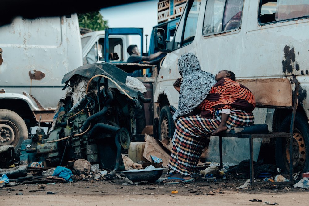 Serrekunda-Garage5_The-Gambia_TimoDehnProductions_Photo+Video.jpg