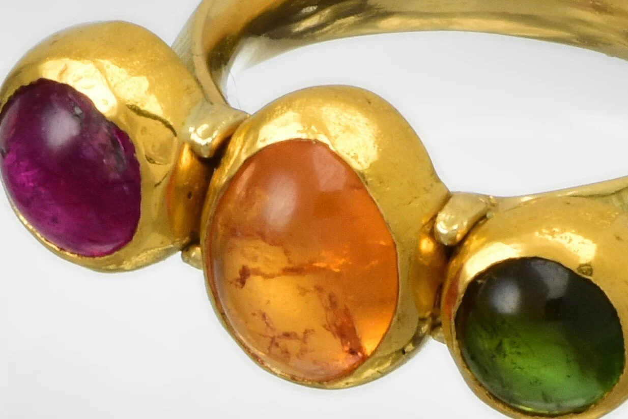R19. Ring. £1600.