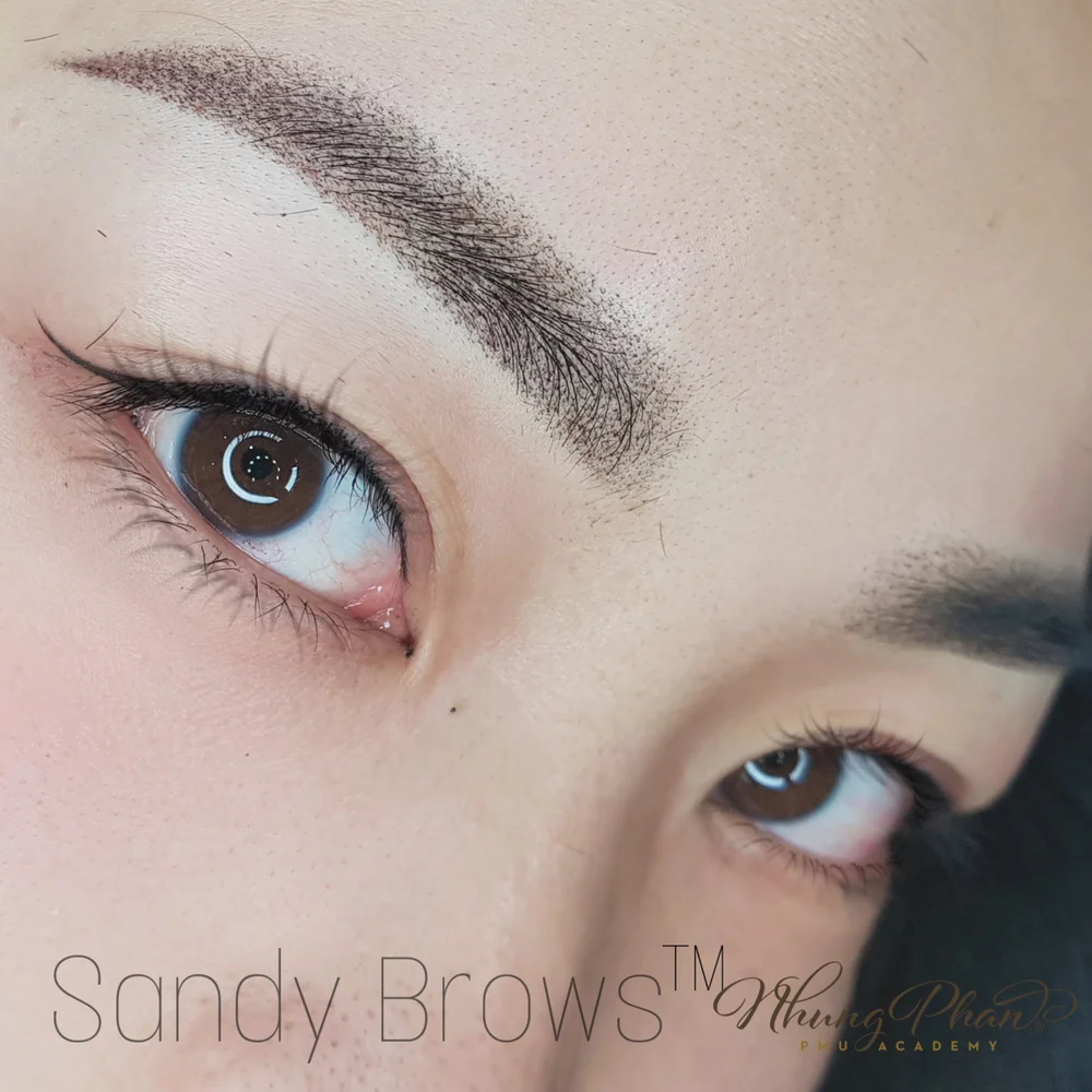 Sandy Brows®