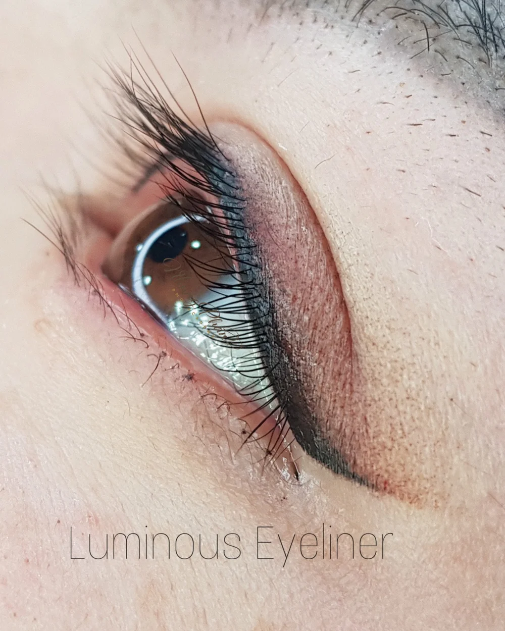 Luminous Eyeliner™