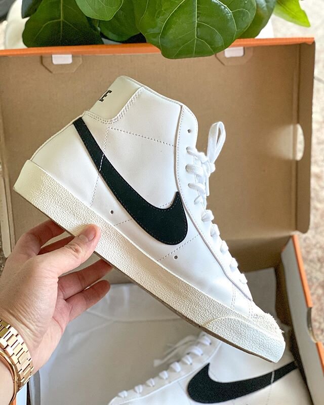 A few weeks ago, I asked if I should cop the Nike Blazers. You guys said yes, so I pulled the trigger at @culturekings ✊🏼⁣
⁣
Told the missus to buy a pair too so we could couple match. The level of cheesiness is through the roof. We actually have a 