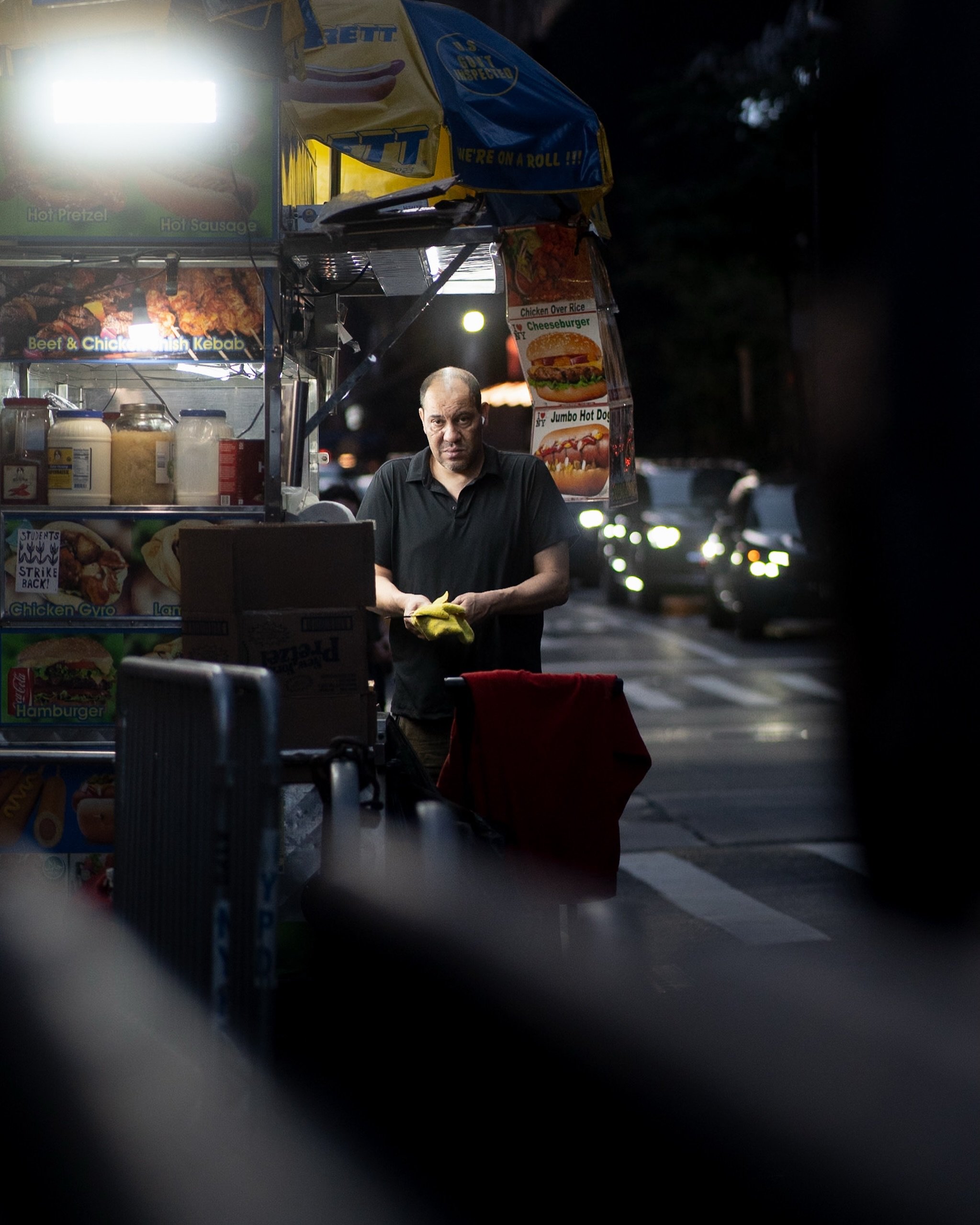Sauerkraut &amp; mustard
&bull;
&bull;
📷 @sonyalpha A7Cii + @viltrox.eu 85mm
&bull;
&bull;

#streetphotography
#cinematicphotography
#urbanphotography
#nycstreetphotography
#sonyalpha
