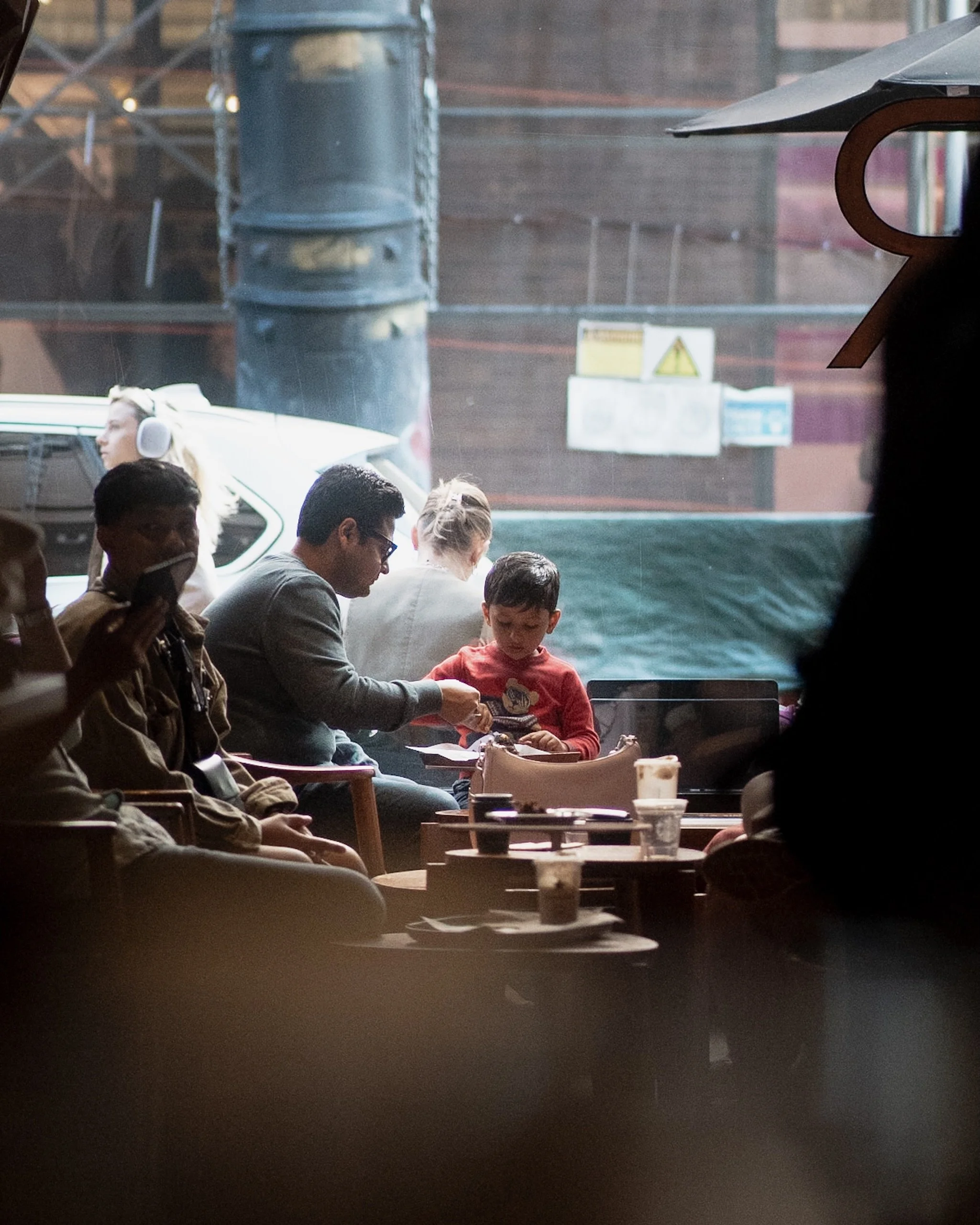 Father &amp; Son
&bull;
&bull;
📷 @sonyalpha A7Cii + @viltrox.eu  85mm
&bull;
&bull;
#rawurbanshots 
#streetfinder 
#streetmagazines 
#streets_unseen 
#streetleaks