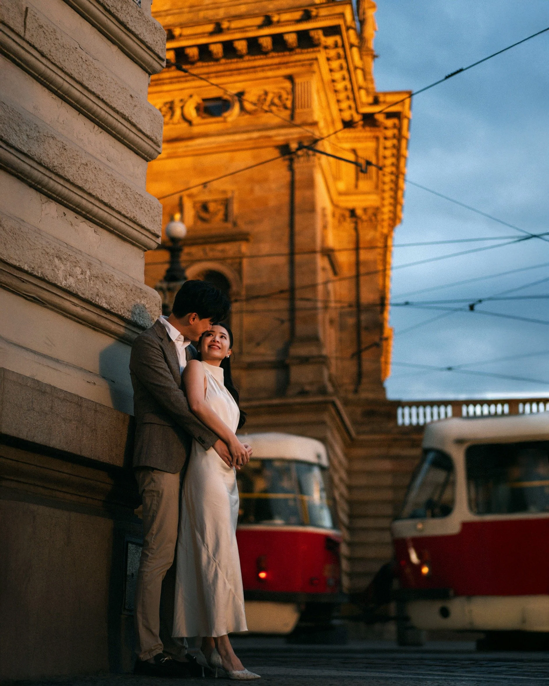 Summer pre-wedding for the 🇭🇰 Hong Kongers
Juliana and Terry, from day to night

🇭🇰 홍콩에서 오신 줄리아나와 그녀의 약혼자 테리
아침부터 선셋-저녁 타임까지 
하루 종일 함께한 프리 웨딩

#praguephotographer #viennaphotographer  #프라하스냅 #프라하스냅김민작가
#비엔나스냅