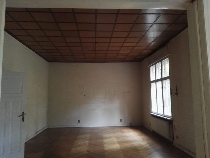 Livingroomold.jpg