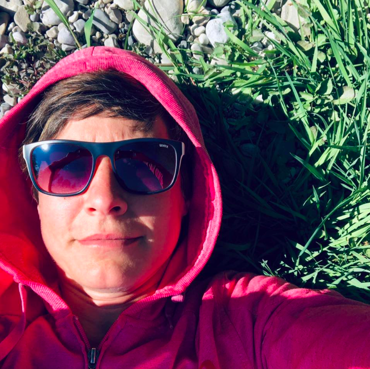 Natalie HöggerDie Detox Kur kann ich jedem empfehlen!!! Auch für absolute Einsteiger die sich bisher noch nicht allzu sehr mit Veganer Küche auseinander gesetzt haben Tolles Team das euch begleitet und unterstützt.