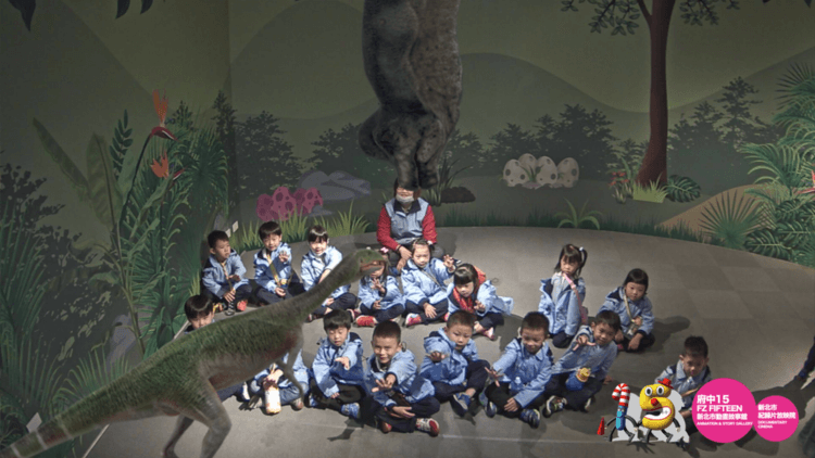 inde-broadcast-ar-augmented-reality-experience-at-fz15-gallery-in-taiwan-featuring-dinosaurs-3 (1).png