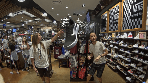 augmented-reality-powered-retail-store-window-at-tillys-by-inde-and-view-01 (1).png