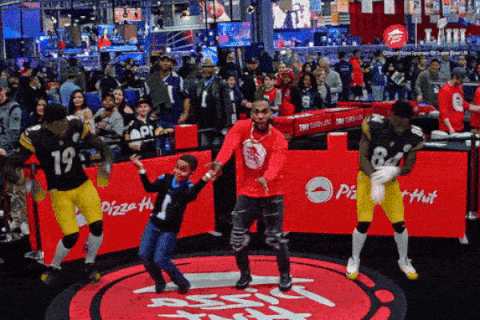 pizza-hut-broadcast-ar-augmented-reality-experience-super-bowl.gif
