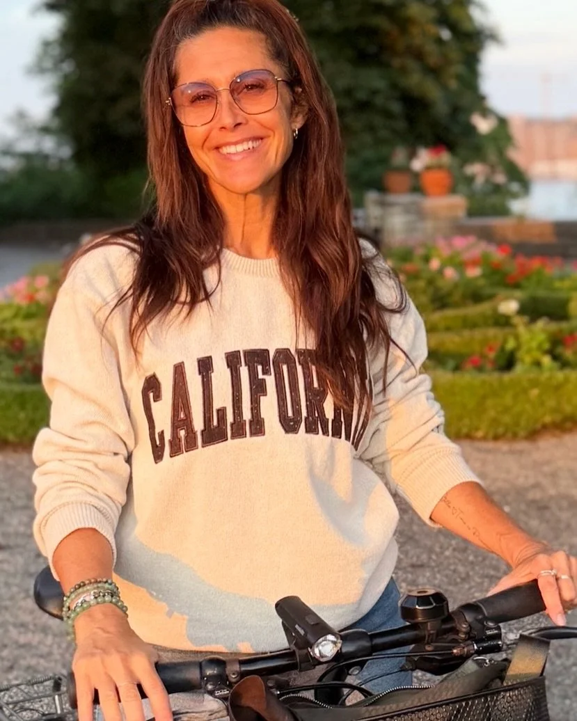 H&Auml;LSA🧡

Det har funnits med mig s&aring; l&auml;nge jag minns. En h&auml;lsosam livsstil. Inte f&ouml;r att n&aring;gon tvingade mig. Det va bara s&aring; jag v&auml;xte upp. R&ouml;relse va ett naturligt s&auml;tt att umg&aring;s. Det h&auml;n