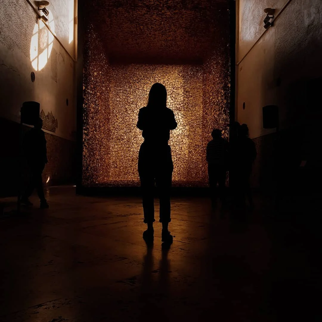 #venizia #venice #italy #veniceartfactory #deathofjamesleebyars #art #gold #sillouette