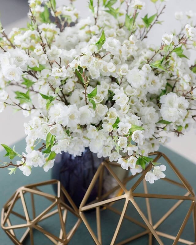 Uber gorgeous couture faux displays for your home! Why compromise on your surrounding, change your life by adding these stylish blossoms to transform any room!
DM us for further information.
Website coming soon 
#luxuryfauxflowers #beautifulflowers #