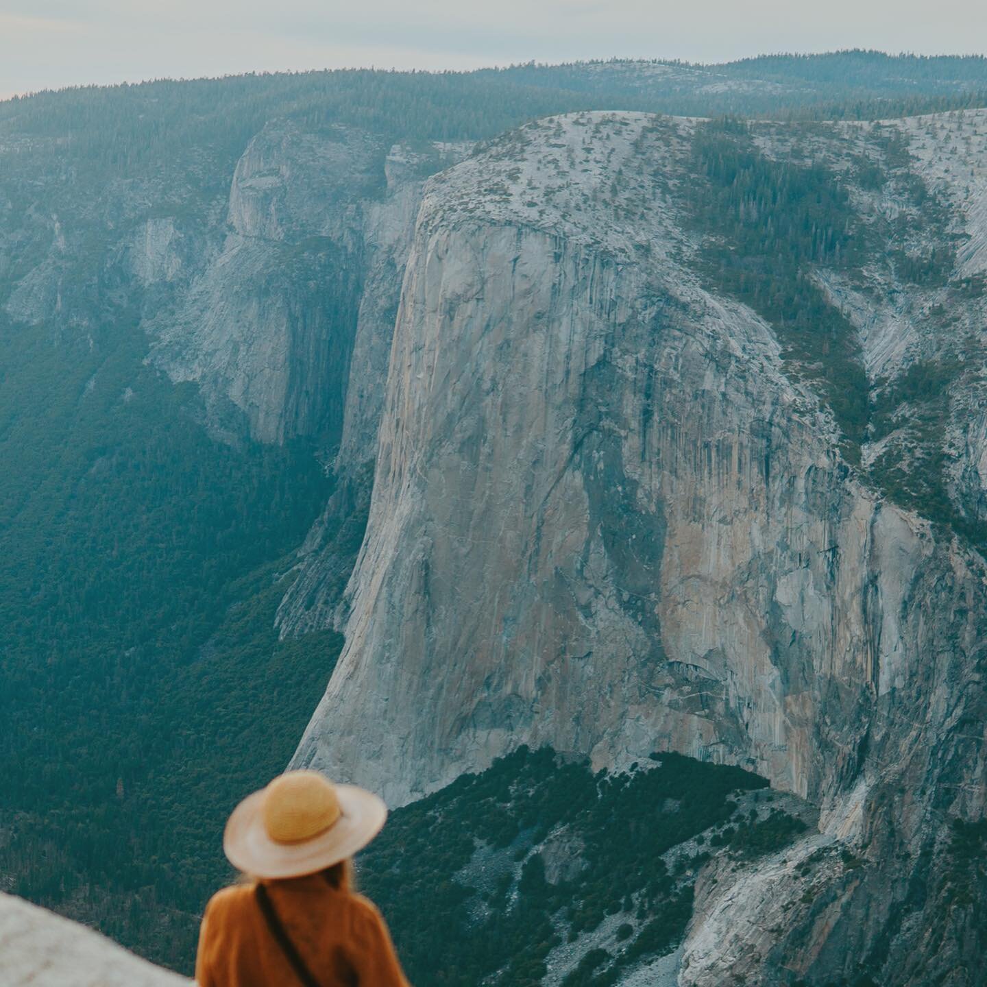 this is possibly one of my favorite photos of all time at one of my favorite viewpoints of all time! being on top of yosemite was honestly something these pictures could never capture. standing 3500 ft above yosemite valley and seeing el cap from abo
