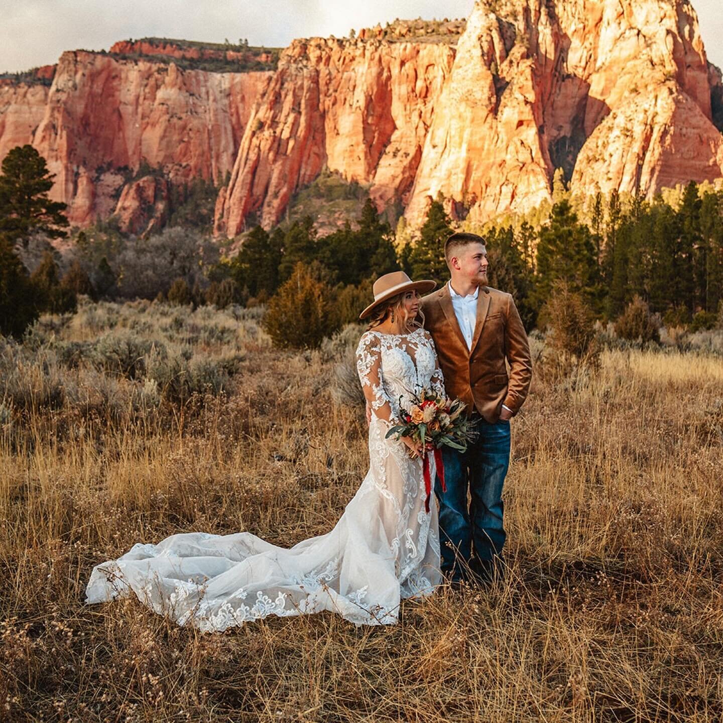 a small wedding in the zion wilderness with the people that matter most🏜️

#xputah #igutah #utahbrideandgroom ##utahframes #werutah
#onlyinutah #wanderingweddings #wildernesstones #utahillustrated
#outdoortones #folkscenery #yournationalparks
#zionp