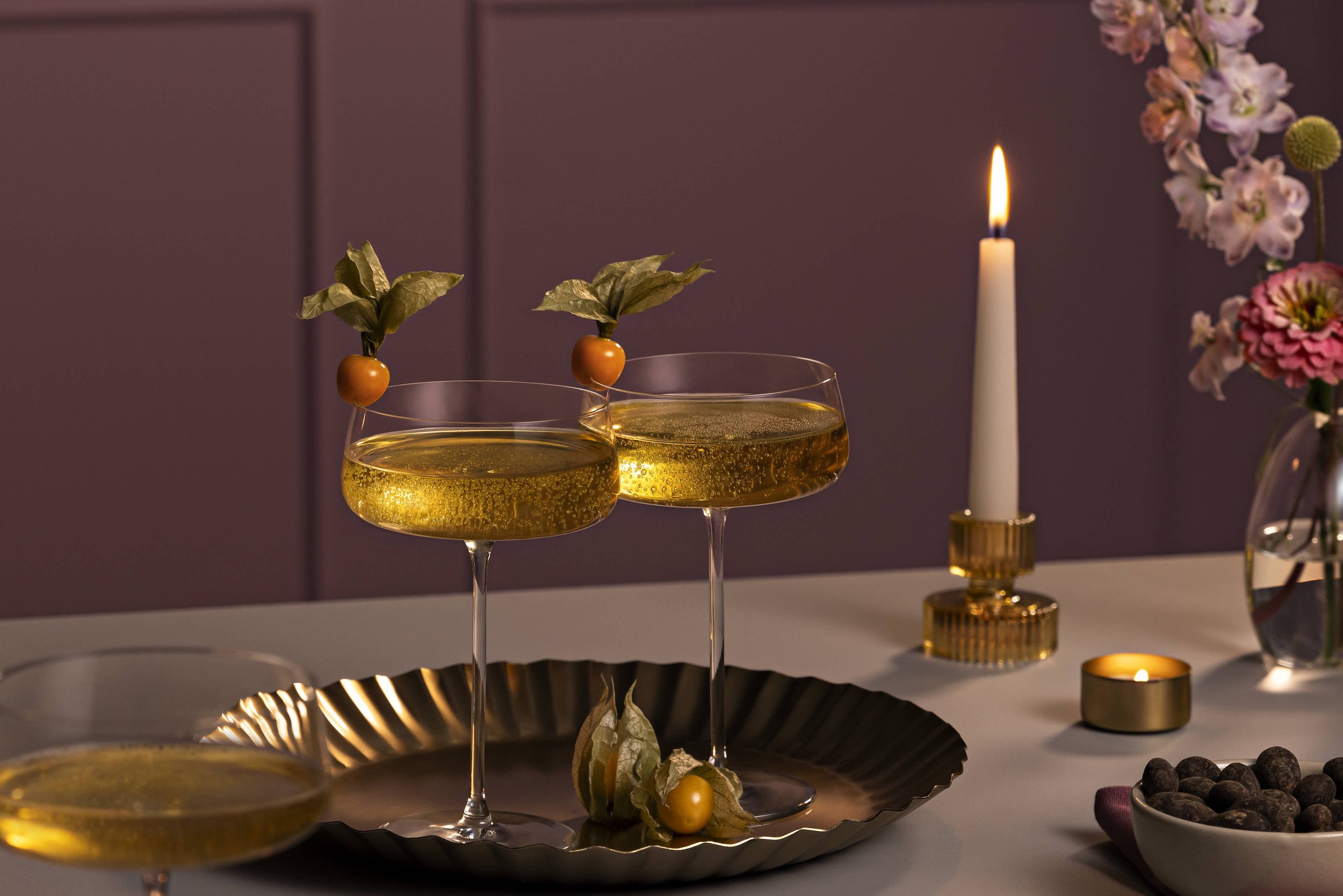 Credit-Milly-Fletcher-HOSTING PEACH FIZZ LANDSCAPE.jpg