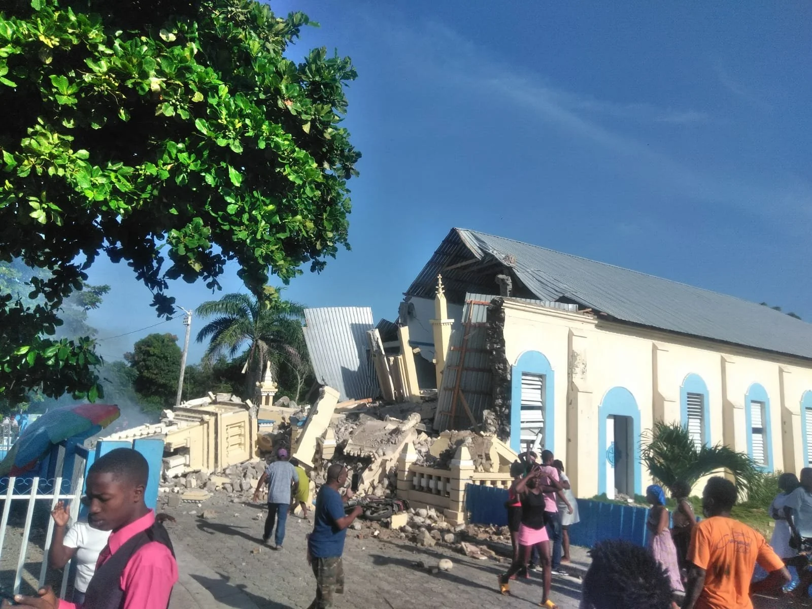 Tremblement De Terre Catastrophique Frappe le Sud d'Haïti