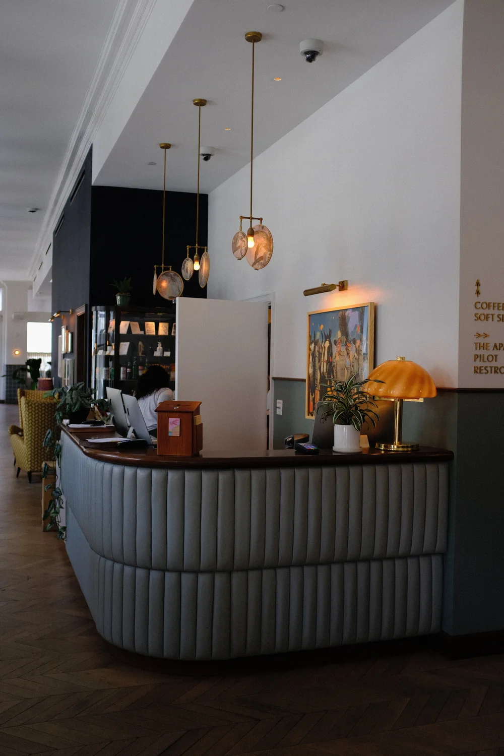  The Hoxton Hotel - Lobby 