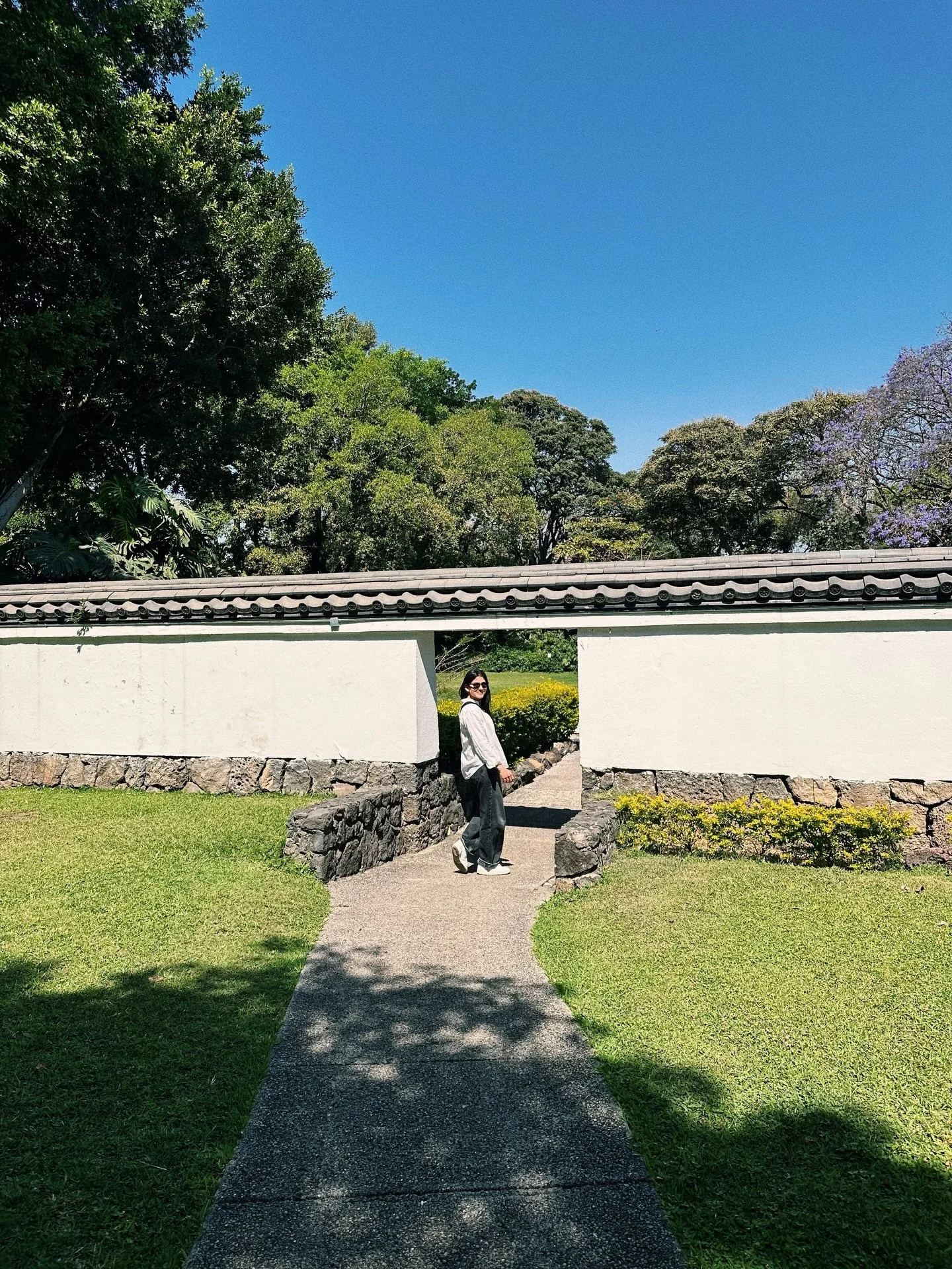 What&rsquo;s a Japanese palace doing in the middle of Mexico? 🏯🇲🇽

In the 1950s, Barbara Hutton Woolworth &mdash; once known as the richest woman in the world &mdash; built her seventh husband a Japanese palace in a small town in Morelos.

The str