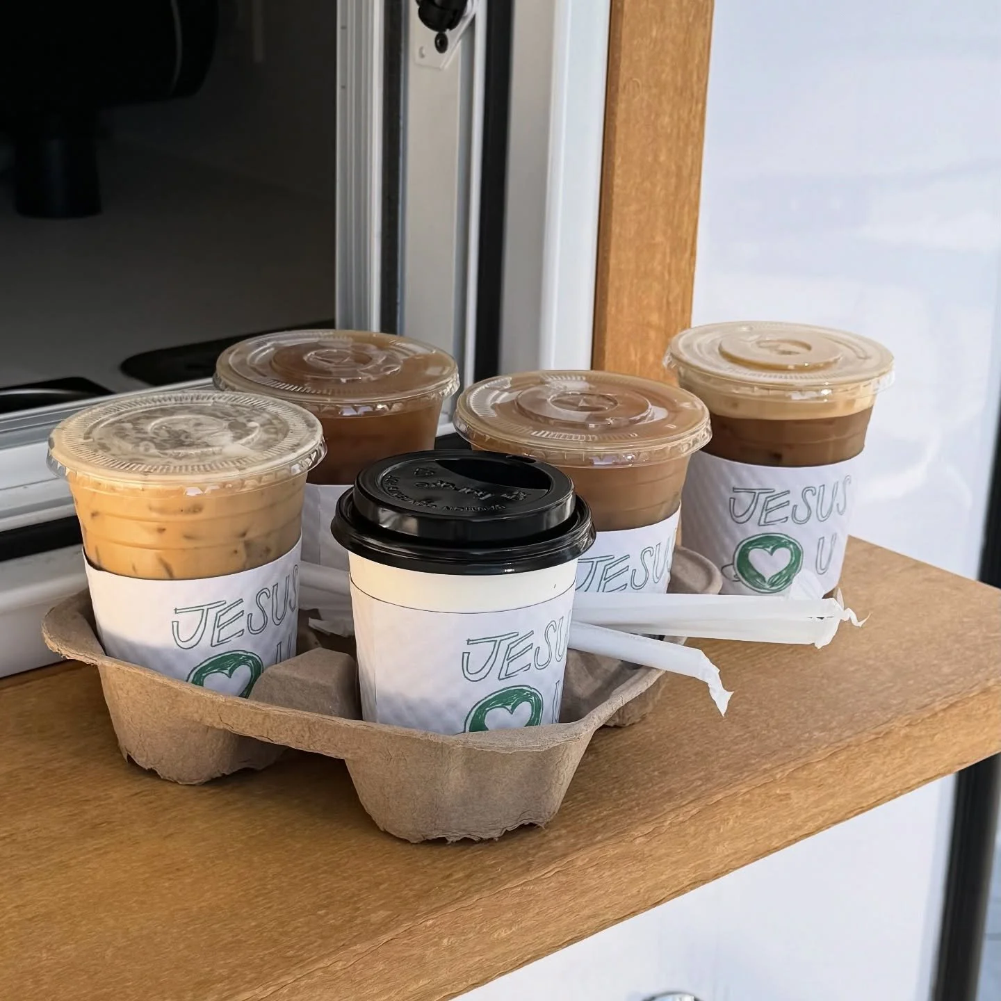 Thank You, Veterans 🇺🇸

Today we honor the brave men and women (&amp;their families!) who have served our country &mdash; your courage, sacrifice, and dedication mean the world to us. 

We could never repay what you&rsquo;ve given, but as a small t