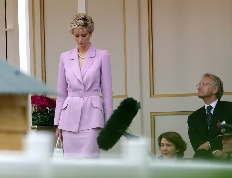 Princess Diana's Best Chanel Outfits