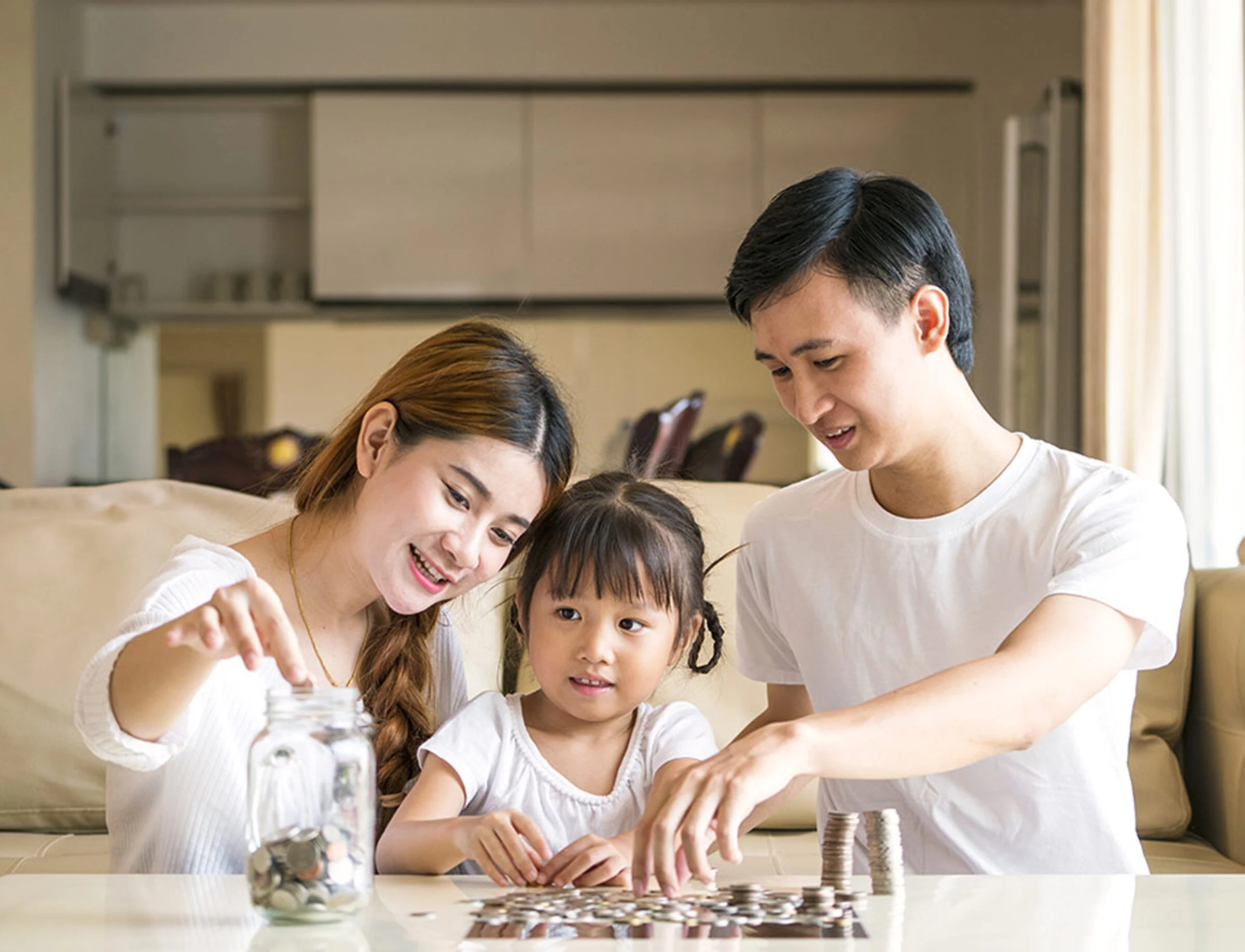 Tips to help newcomers get back on top of their finances