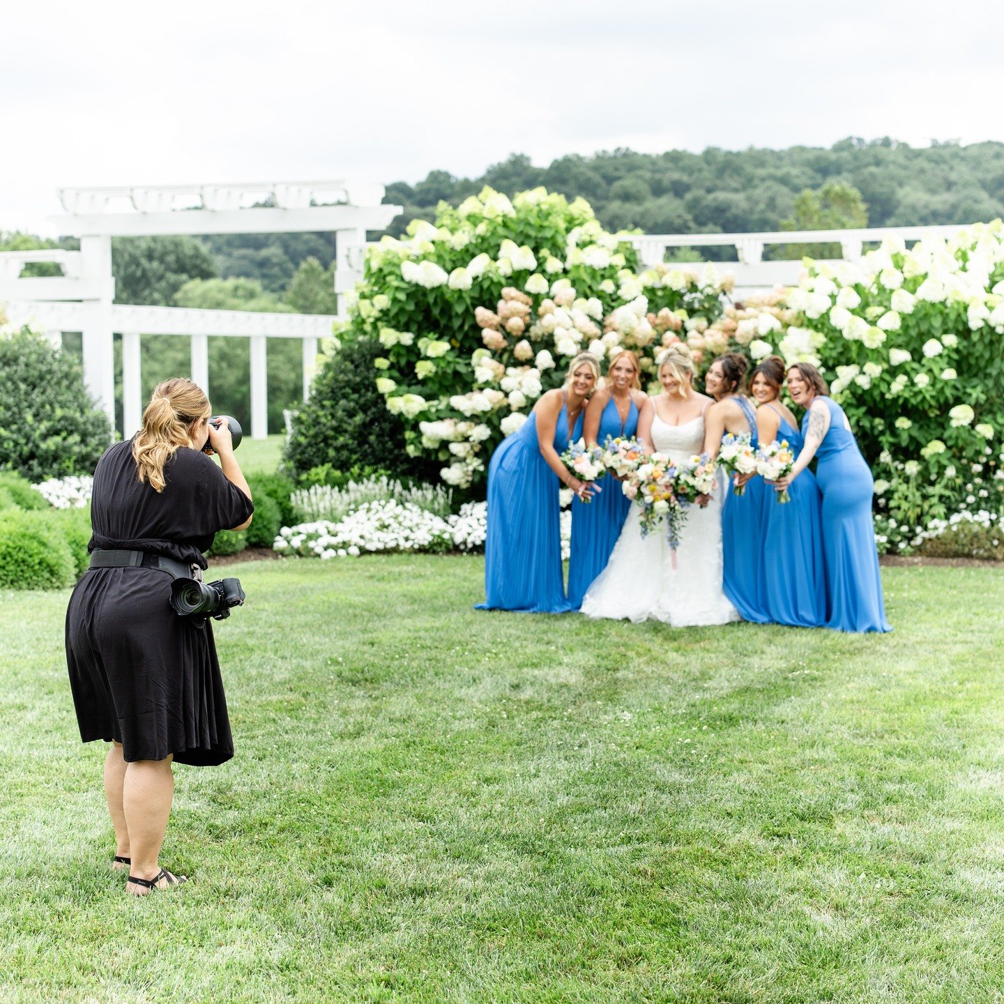 Unsure how many hours of wedding coverage you need for your special day? My new quiz is on the blog today! Link in bio.