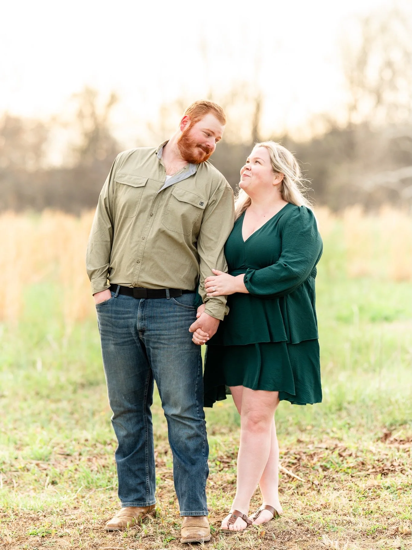 It had been a while since I&rsquo;d been at this location. Thank you Abby and Alec for choosing it for your engagement session last night. 🤩
🌸
These cuties will be married at @thebarnatstoneybrooke next October! 🙌🏻