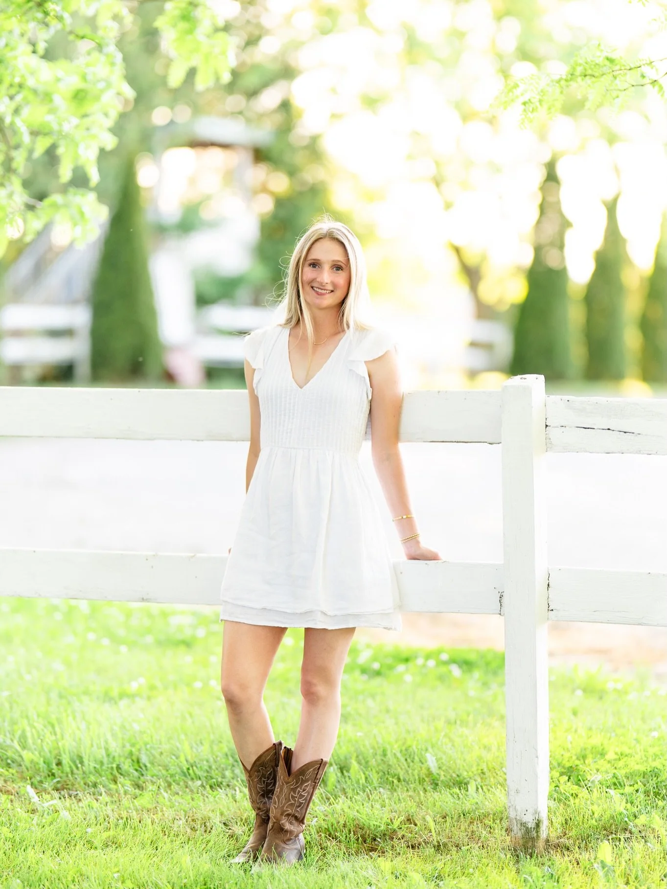 I&rsquo;ve been photographing this beautiful woman and her favorite guys since she was 12. I&rsquo;ve photographed her with Crumpet, Codi, and Donny. 
🐴
Bella turns 21 on Saturday, so of course, we did a photoshoot with her newest amazing horse, Sun