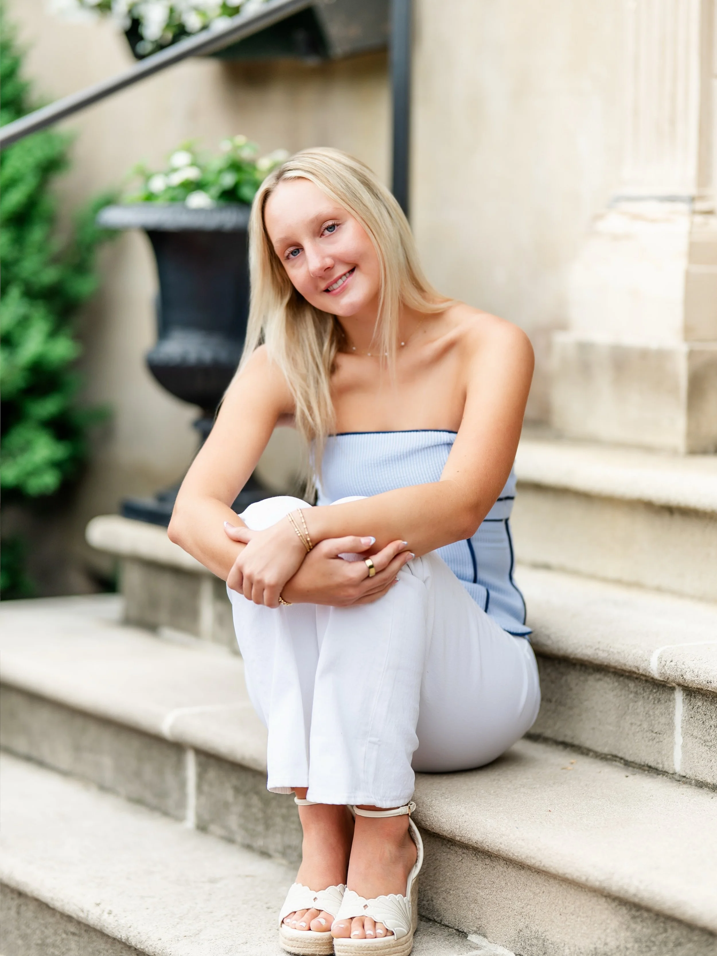 Calleigh kicked off my 2027 senior graduate season in style at @conestogahouseandgardens this morning. Her outfits were absolute perfection. 
If you have a 2027 senior who would like this location and me as their photographer, there is a very slim ch